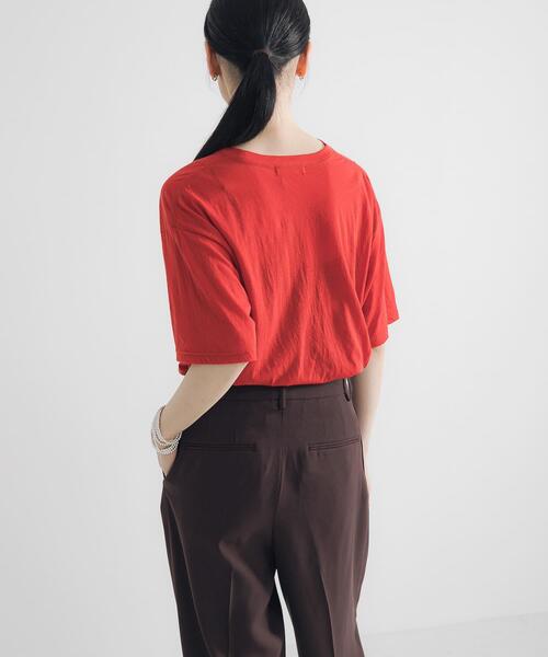 URBAN RESEARCH（アーバンリサーチ）の「シアープリントカラーTシャツ（Tシャツ/カットソー・レディース・ブルー/レッド/ブラウン・FREE）」の5枚目の写真