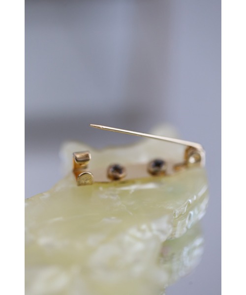 cawaii（カワイイ）の「青い目のミルキーな猫ちゃんブローチ（ブローチ/コサージュ・レディース・ホワイト/ブラック・FREE）」の10枚目の写真