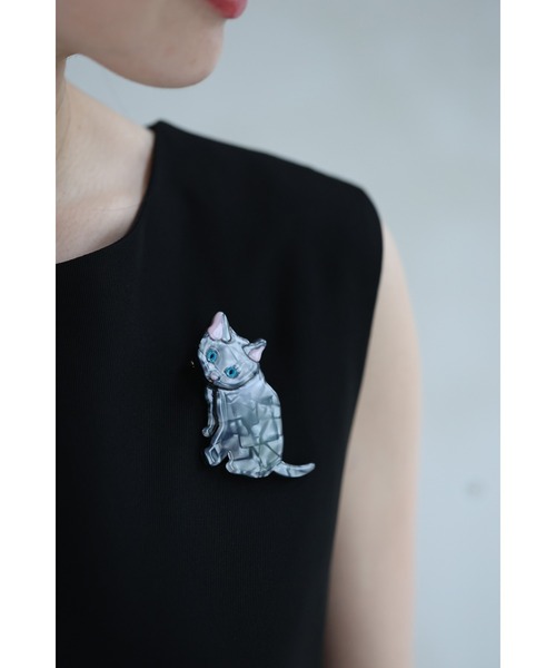 cawaii（カワイイ）の「青い目のミルキーな猫ちゃんブローチ（ブローチ/コサージュ・レディース・ホワイト/ブラック・FREE）」の3枚目の写真
