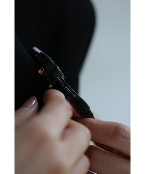 cawaii（カワイイ）の「青い目のミルキーな猫ちゃんブローチ（ブローチ/コサージュ・レディース・ホワイト/ブラック・FREE）」の5枚目の写真