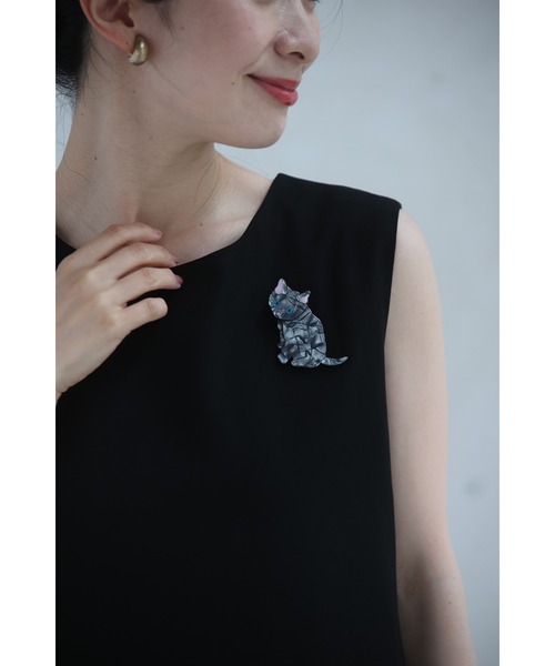 cawaii（カワイイ）の「青い目のミルキーな猫ちゃんブローチ（ブローチ/コサージュ・レディース・ホワイト/ブラック・FREE）」の15枚目の写真