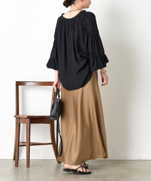 Jena espace merveilleux（ジェナ　エスパスメルヴェイユ）の「【WEB限定/優しい甘さ】リネンライクタックブラウス（シャツ/ブラウス・レディース・オフホワイト/グレー/ブラック・FREE）」の5枚目の写真