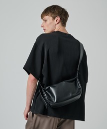 STUDIOUS（ステュディオス）の「HARF MOON SHOULDER BAG medium/ハーフムーンショルダーバッグ ミディアム 長さ調節可能（ショルダーバッグ）」