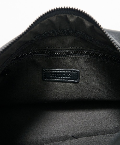 STUDIOUS（ステュディオス）の「HARF MOON SHOULDER BAG - Medium/ハーフムーンショルダーバッグ - ミディアム 長さ調節可能（ショルダーバッグ・メンズ・ブラック・FREE）」の21枚目の写真