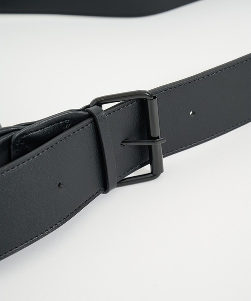 STUDIOUS（ステュディオス）の「HARF MOON SHOULDER BAG - Medium/ハーフムーンショルダーバッグ - ミディアム 長さ調節可能（ショルダーバッグ・メンズ・ブラック・FREE）」の19枚目の写真