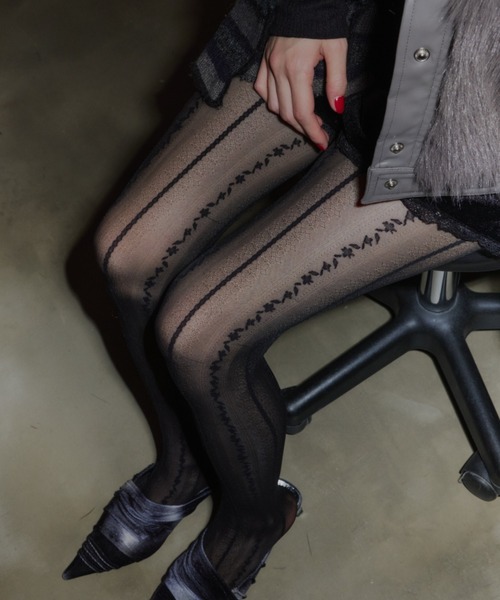 DTYYPE（ドタイプ）の「ライン柄ストッキング（タイツ/ストッキング・レディース・ホワイト/ブラック/グレー・FREE）」の3枚目の写真