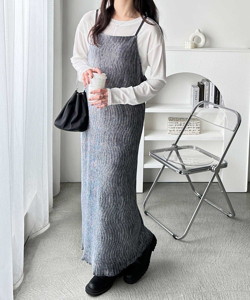GeeRA(ジーラ)の「ベロアプリーツキャミワンピース(ワンピース・レディース・グレー/ブラック・MEDIUM/LARGE)」の10枚目の写真