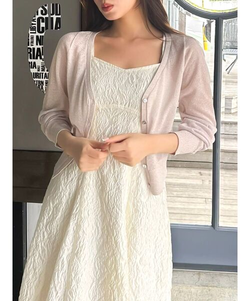 dazzlin（ダズリン）の「ラメシアーシンプルニットカーディガン（カーディガン/ボレロ・レディース・オフホワイト/グレー/ピンク・FREE）」の3枚目の写真