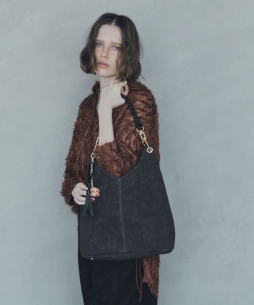 YECCA VECCA（イェッカヴェッカ）の「チャーム付き2wayショルダーバッグ（トートバッグ・レディース・チャコールグレー/ブラウン/キャメル・FREE）」の7枚目の写真