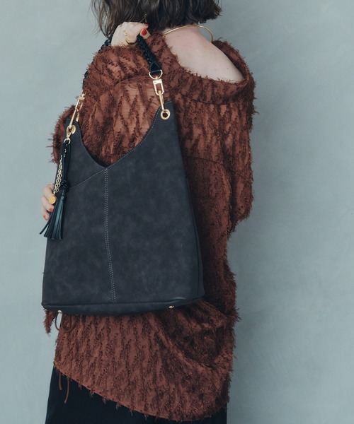 YECCA VECCA（イェッカヴェッカ）の「チャーム付き2wayショルダーバッグ（トートバッグ・レディース・チャコールグレー/ブラウン/キャメル・FREE）」の3枚目の写真