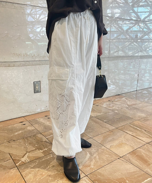 セール】カットワークコットンカーゴパンツ（カーゴパンツ）｜SLOBE