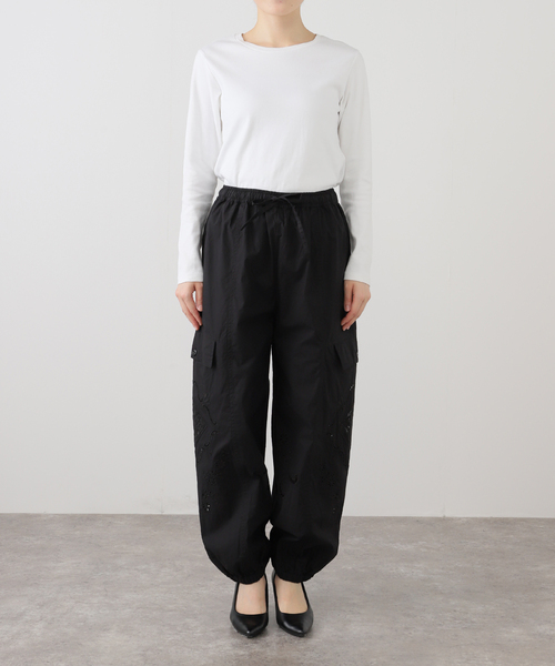 SLOBE IENA（スローブイエナ）の「カットワークコットンカーゴパンツ（カーゴパンツ・レディース・ホワイト/ブラック・FREE）」の17枚目の写真