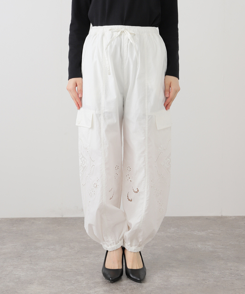 SLOBE IENA（スローブイエナ）の「カットワークコットンカーゴパンツ（カーゴパンツ・レディース・ホワイト/ブラック・FREE）」の7枚目の写真