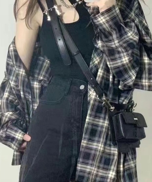 cammie(キャミー)の「格子チェックオーバーサイズシャツ(シャツ/ブラウス・レディース・ブラック/ピンク/ベージュ/ネイビー・M/L)」の11枚目の写真