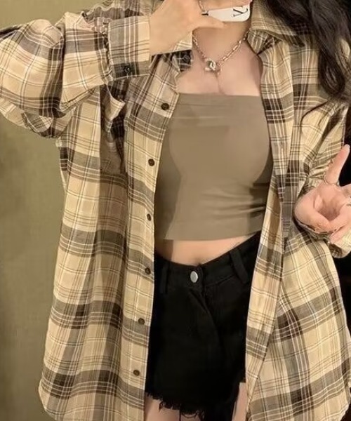 cammie(キャミー)の「格子チェックオーバーサイズシャツ(シャツ/ブラウス・レディース・ブラック/ピンク/ベージュ/ネイビー・M/L)」の8枚目の写真