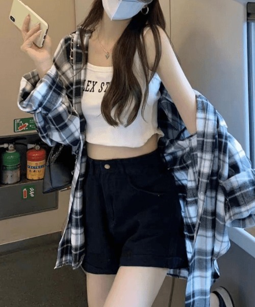 cammie(キャミー)の「格子チェックオーバーサイズシャツ(シャツ/ブラウス・レディース・ブラック/ピンク/ベージュ/ネイビー・M/L)」の5枚目の写真