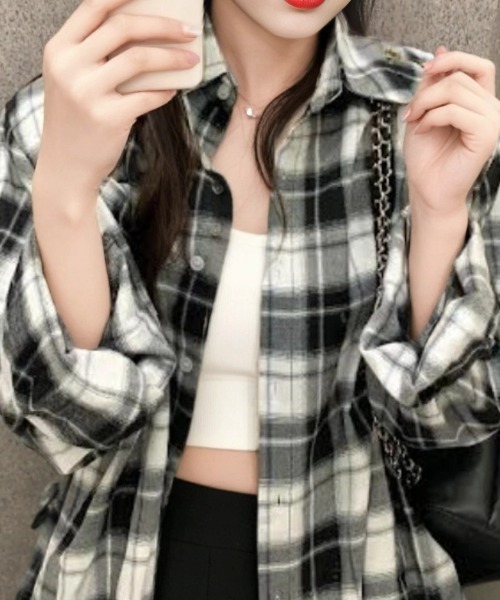 cammie(キャミー)の「格子チェックオーバーサイズシャツ(シャツ/ブラウス・レディース・ブラック/ピンク/ベージュ/ネイビー・M/L)」の7枚目の写真