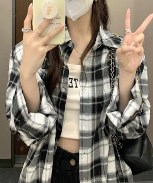 cammie(キャミー)の「格子チェックオーバーサイズシャツ(シャツ/ブラウス・レディース・ブラック/ピンク/ベージュ/ネイビー・M/L)」の18枚目の写真