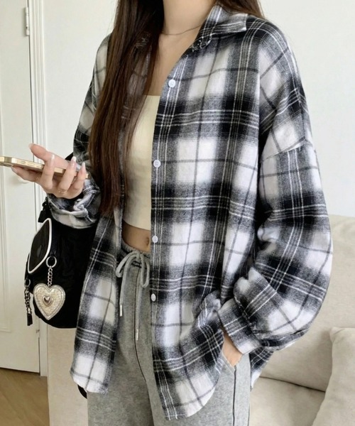 cammie(キャミー)の「格子チェックオーバーサイズシャツ(シャツ/ブラウス・レディース・ブラック/ピンク/ベージュ/ネイビー・M/L)」の16枚目の写真