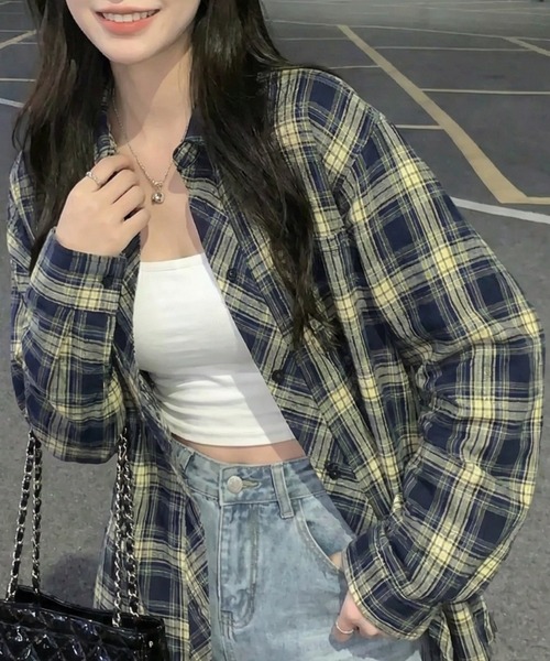cammie(キャミー)の「格子チェックオーバーサイズシャツ(シャツ/ブラウス・レディース・ブラック/ピンク/ベージュ/ネイビー・M/L)」の22枚目の写真