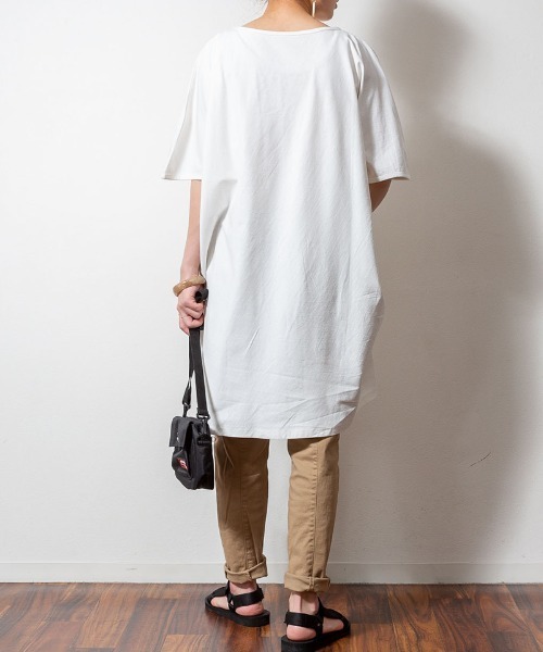 RCD(アールシーディー)の「チュニック丈アシメプルオーバー(Tシャツ/カットソー・レディース・ホワイト/ブラック/カーキ/チャコールグレー/ライトブラウン・LL~3L/M-L)」の21枚目の写真