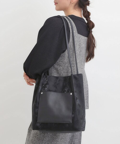 SHOO・LA・RUE（シューラルー）の「つまみハンドルトートバッグ（トートバッグ・レディース・シルバー/ベージュ系4/ブラック・00）」の6枚目の写真