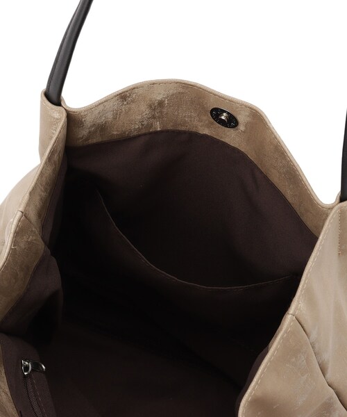 SHOO・LA・RUE（シューラルー）の「つまみハンドルトートバッグ（トートバッグ・レディース・シルバー/ベージュ系4/ブラック・00）」の21枚目の写真