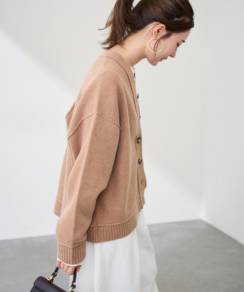 FRAMeWORK（フレームワーク）の「AQUA Vネックカーディガン（カーディガン/ボレロ・レディース・キャメル/グレー・FREE）」の17枚目の写真