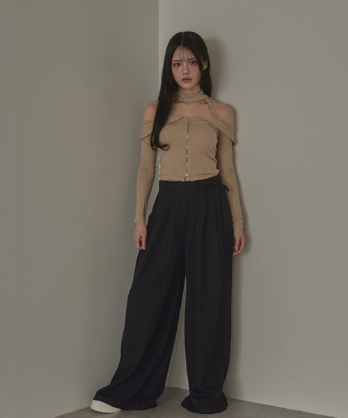 M DOLLY(エムドリー)の「ribbon luminella wide pants / リボンルミネッラワイドパンツ(その他パンツ・レディース・ベージュ/ブラック・S/M)」の7枚目の写真