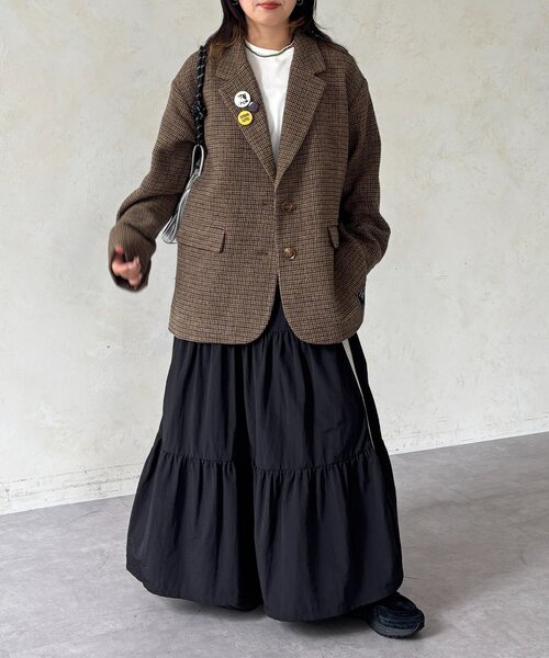 缶バッジ付きツイードテーラードジャケット（テーラードジャケット