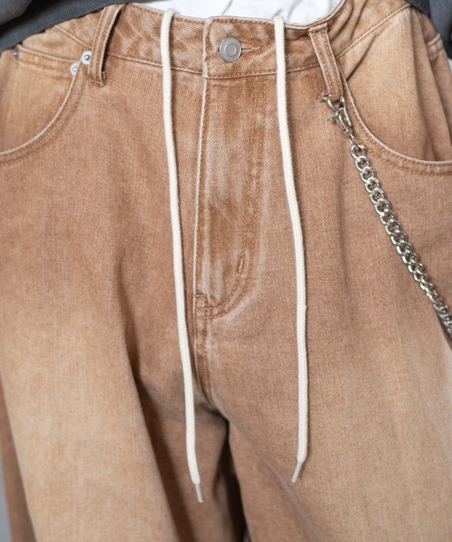 WEGO（ウィゴー）の「WEGO/チェーン付きバルーンデニムパンツ（デニムパンツ・メンズ・スカイブルー/ブラック系3/ブラウン・MEDIUM/LARGE）」の8枚目の写真