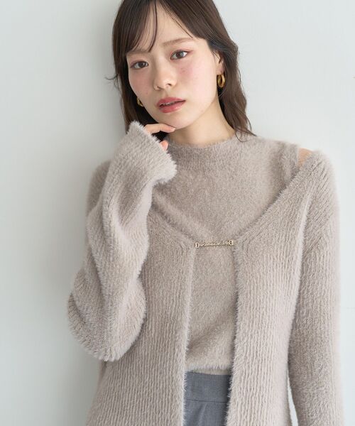 earth music&ecology（アースミュージックアンドエコロジー）の「SET2点チャーム付きシャギーニット＋インナー（ニット/セーター・レディース・ライトグレー/チャコールグレー/ライトベージュ/ピンクベージュ・FREE）」の6枚目の写真