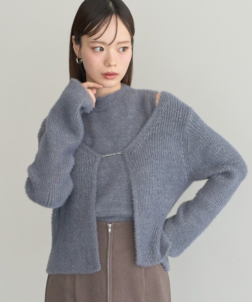 earth music&ecology（アースミュージックアンドエコロジー）の「SET2点チャーム付きシャギーニット＋インナー（ニット/セーター・レディース・ライトグレー/チャコールグレー/ライトベージュ/ピンクベージュ・FREE）」の2枚目の写真