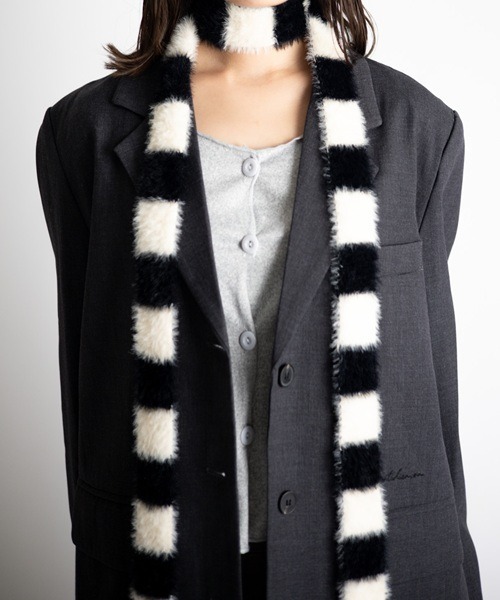 Vini（ヴィニ）の「【Vini】ミックスボーダー ニットマフラー/ロングストール（マフラー・レディース・ブラック/ブルー/グリーン・FREE）」の10枚目の写真