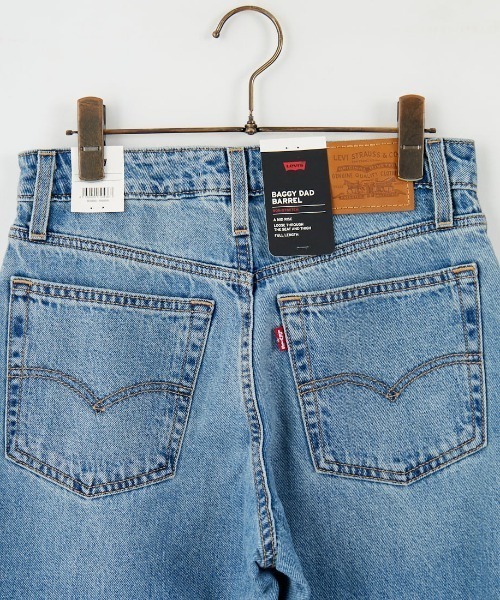 Levi's（リーバイス）の「[LEVI’S/リーバイス] BAGGY DAD バレルレッグデニム（デニムパンツ・レディース・インディゴブルー/ブラック・25/26/27）」の16枚目の写真