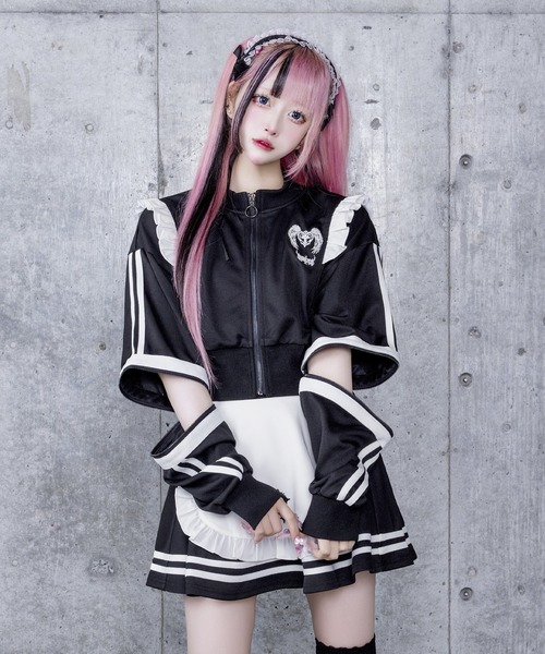 Amilige（アミリージュ）の「ラインフリル袖ZIPトップス＋エプロン