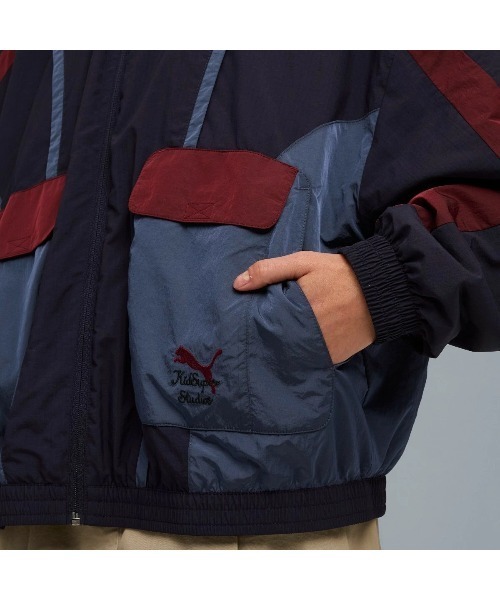 PUMA（プーマ）の「PUMA PUMA x KIDSUPER WINDBREAKER JACKET（プーマ プーマ x キッドスーパー ウィンドブレーカー ジャケット）（ナイロンジャケット・メンズ・ネイビー系・MEDIUM/LARGE/X-LARGE）」の3枚目の写真