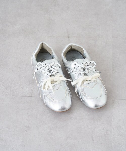 w closet(ダブルクローゼット)の「レースアップフラットスニーカー(スニーカー・レディース・ブラック/シルバー/ピンク・LARGE/MEDIUM)」の11枚目の写真