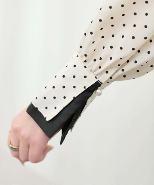 natural couture(ナチュラルクチュール)の「【WEB限定】〈osono〉重ね衿配色ブラウス(シャツ/ブラウス・レディース・その他2/その他1/ネイビー/モカ/チャコールグレー/オフホワイト・FREE)」の11枚目の写真