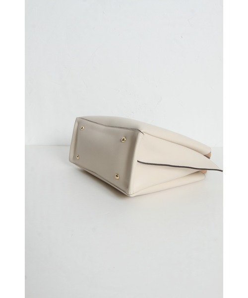 tocco closet（トッコ　クローゼット）の「２ＷＡＹショルダー＆キーチャーム付きバッグ（ショルダーバッグ・レディース・アイボリー/ブラック・M）」の14枚目の写真