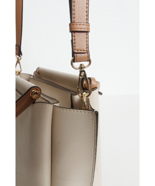 tocco closet（トッコ　クローゼット）の「２ＷＡＹショルダー＆キーチャーム付きバッグ（ショルダーバッグ・レディース・アイボリー/ブラック・M）」の18枚目の写真