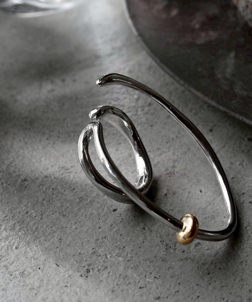 Soierie(ソワリー)の「ネオ コイル イヤーカフ / Neo coil earcuff(イヤーカフ・レディース・シルバー×ゴールド・FREE)」の9枚目の写真