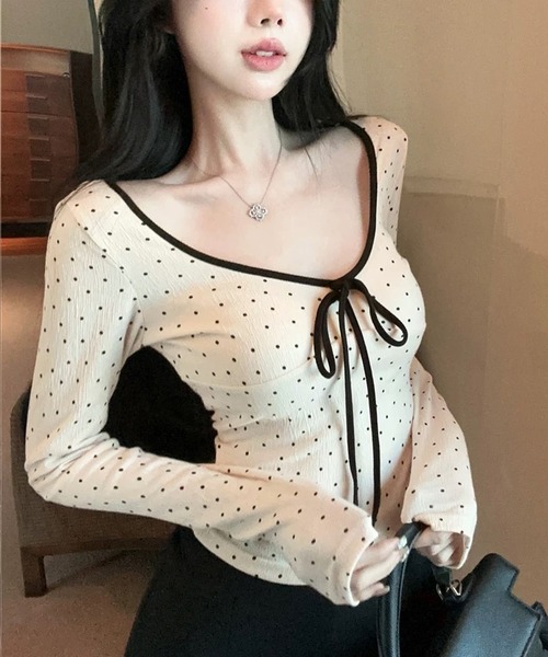 shopnikoniko(ショップニコニコ)の「ドット柄 フロントリボン スリムトップス(Tシャツ/カットソー・レディース・ドット・フリー)」の8枚目の写真
