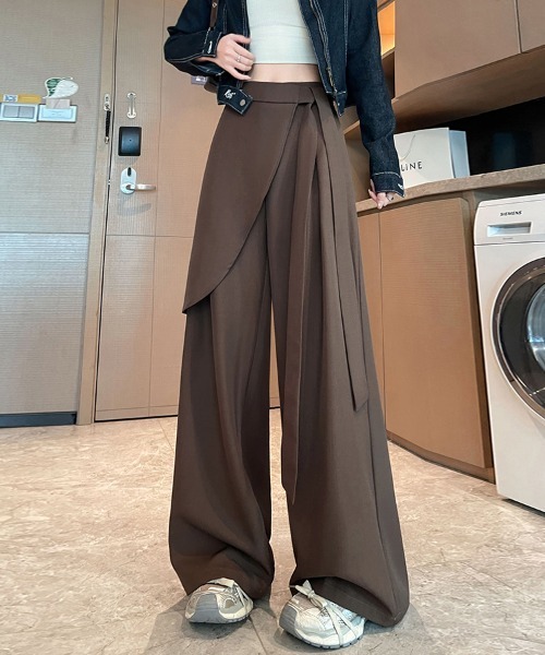 ONEP STAR(ワンピスター)の「ラップスカート風ディテール付きワイドパンツ(その他パンツ・レディース・ブラック/モカ/ダークグレー/ベージュ・MEDIUM)」の4枚目の写真