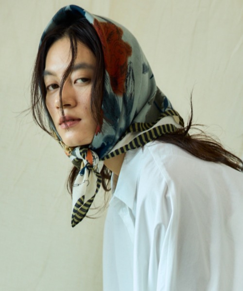 Libra Cue（リブラ キュー）の「ヴィンテージフラワープリントスカーフ（ストール/ショール・レディース・その他/グリーン・FREE）」の2枚目の写真