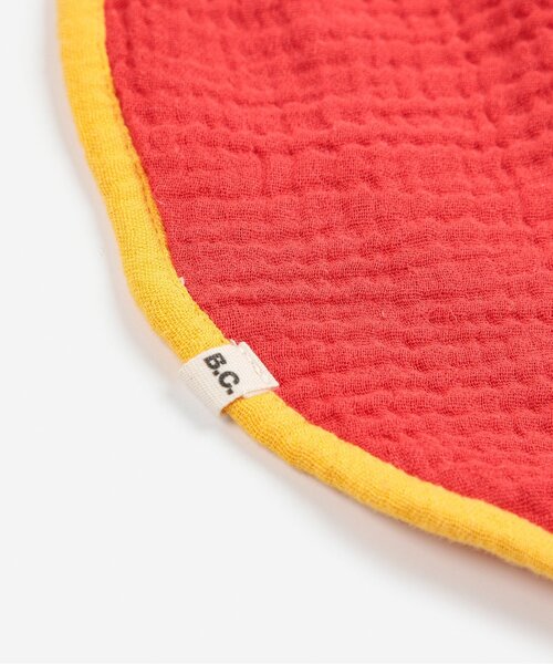 BOBO CHOSES（ボボショーズ）の「Rocking Horse bib set（スタイ/よだれかけ・キッズ・レッド・FREE）」の5枚目の写真