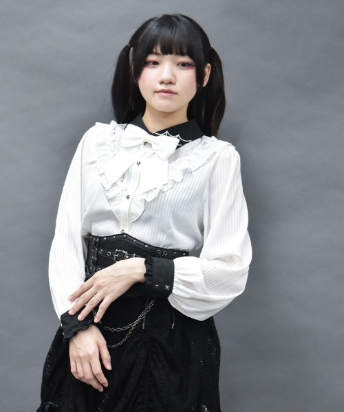 NIBBLE POISON(ニブルポイズン)の「シャドーストライプフリルブラウス(シャツ/ブラウス・レディース・ワイン/ブラック/ホワイト・MEDIUM)」の2枚目の写真