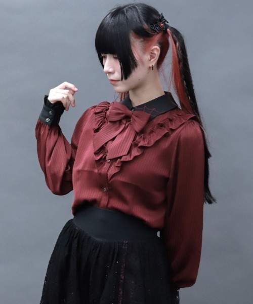 NIBBLE POISON(ニブルポイズン)の「シャドーストライプフリルブラウス(シャツ/ブラウス・レディース・ワイン/ブラック/ホワイト・MEDIUM)」の3枚目の写真