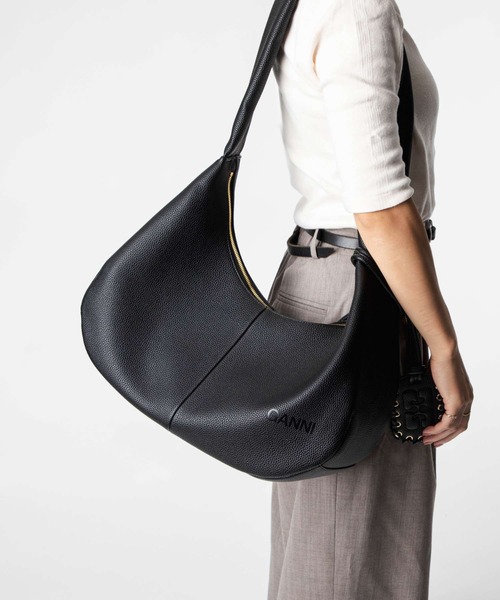 GANNI（ガニー）の「GANNI Hobo Medium Grained ガニー ホーボー ショルダーバッグ（ショルダーバッグ・レディース・ブラック・FREE）」の4枚目の写真