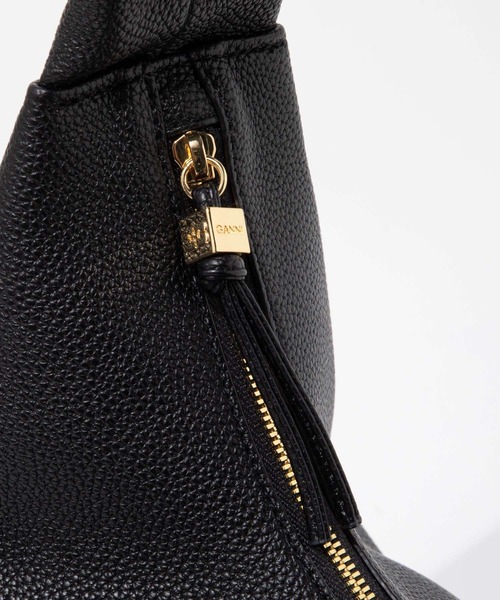 GANNI（ガニー）の「GANNI Hobo Medium Grained ガニー ホーボー ショルダーバッグ（ショルダーバッグ・レディース・ブラック・FREE）」の10枚目の写真